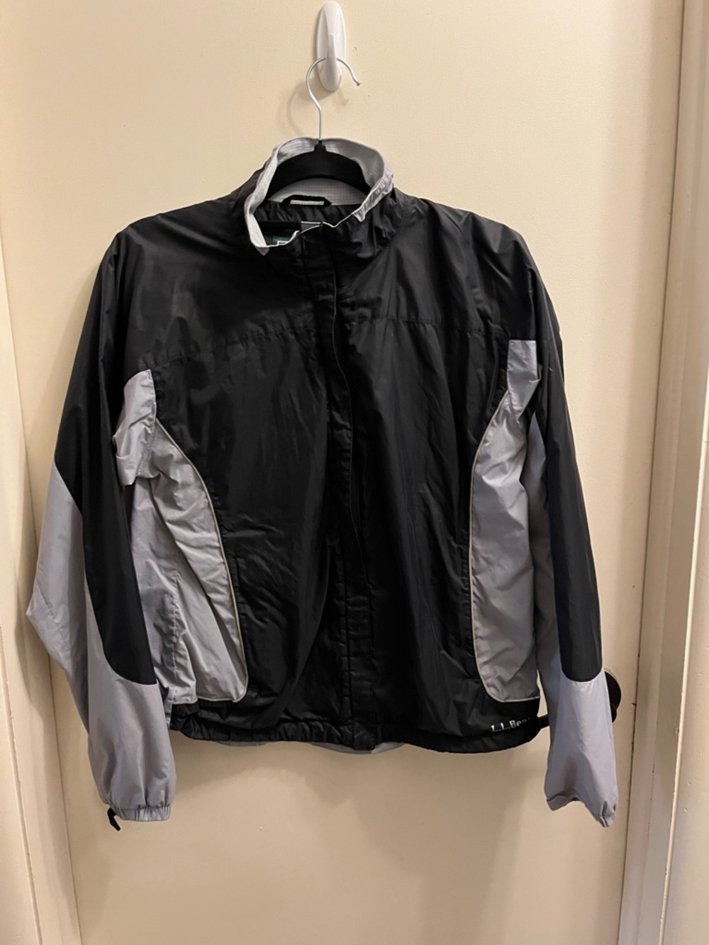 Women’sBlack and Gray Windbreaker Jacket